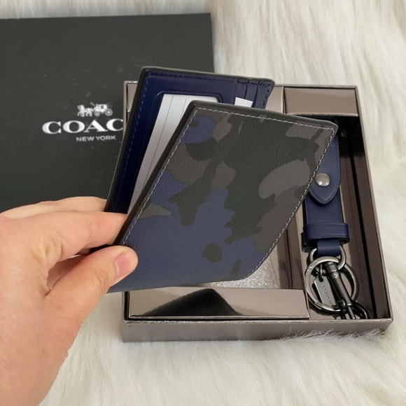 COACH CAMO BILLFOLD WALLET AND KEY FOB GIFT SET - Picture 3 of 6